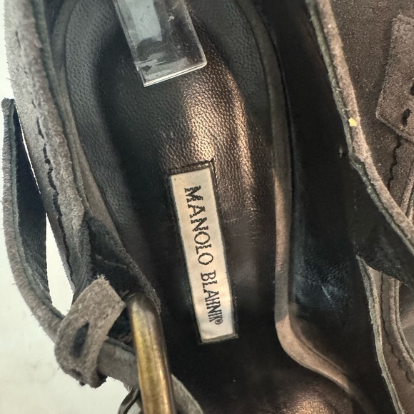 Manolo Blahnik Reata suede peep-toe Mary Jane pumps in grey size 37 - Picture 6 of 9